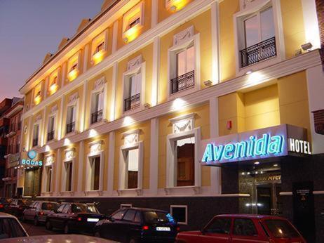Hotel Avenida เลกาเนส ภายนอก รูปภาพ